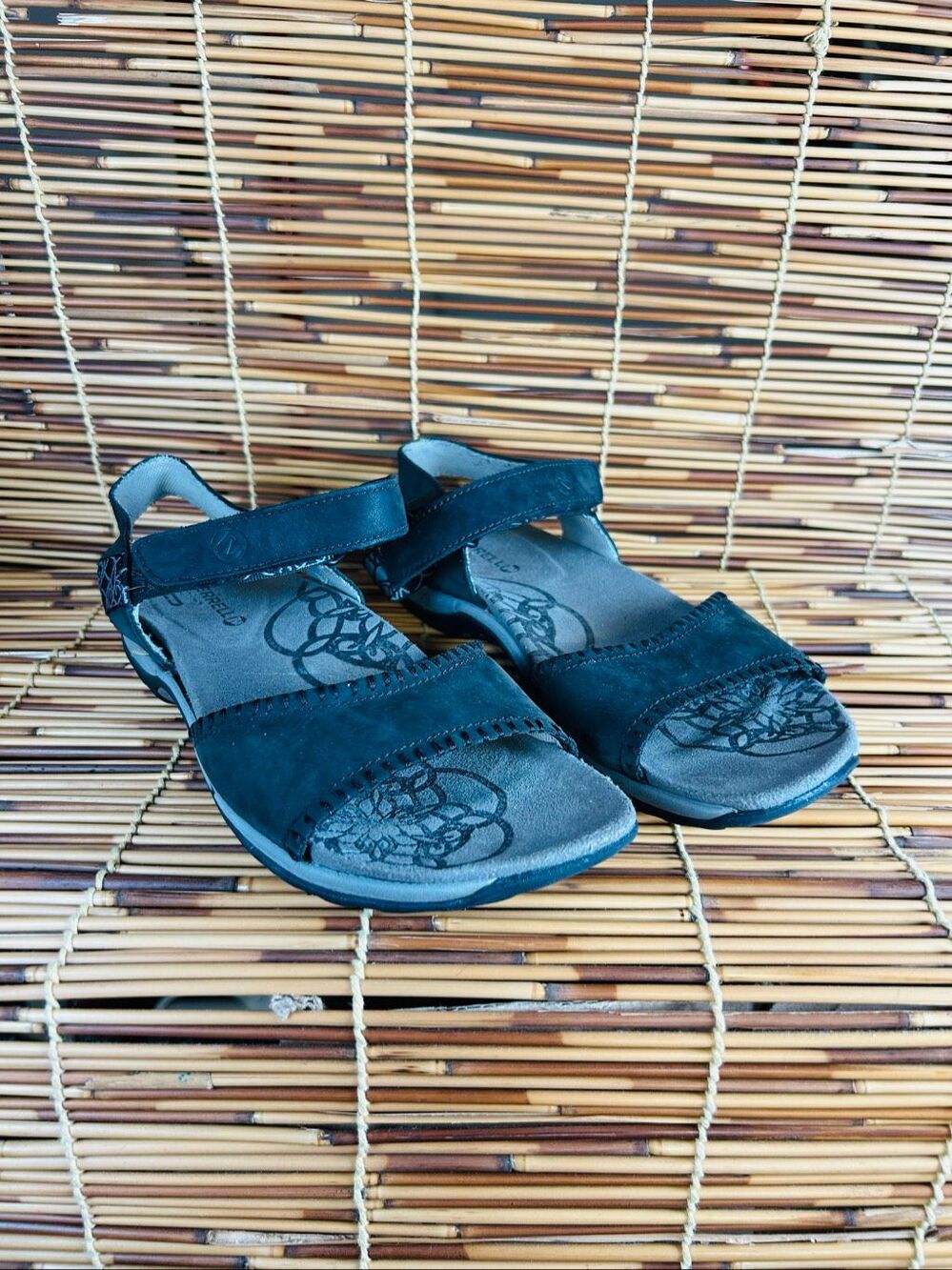 Merrell Q Form Size 7 Black Strap Sandals